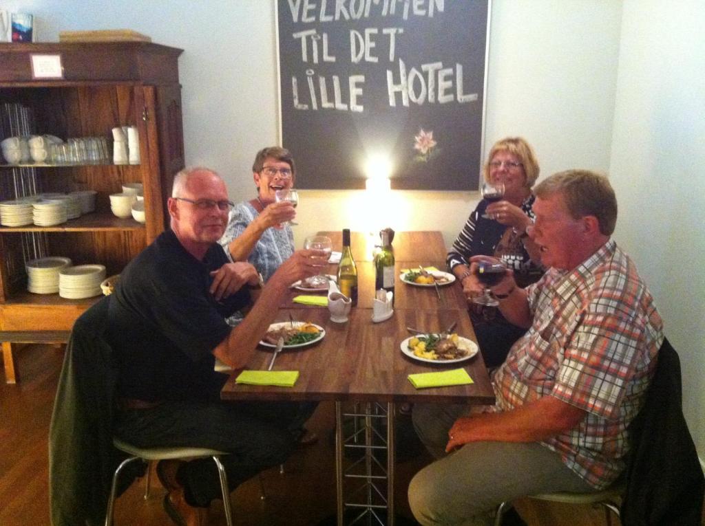 Det Lille Hotel Rønne Exteriör bild
